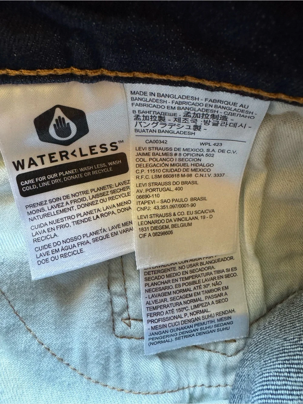 Levi's 511 Slim Jeans in Deep Navy Blue size 36/36 NWOT